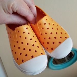 Old Navy (native style) shoe